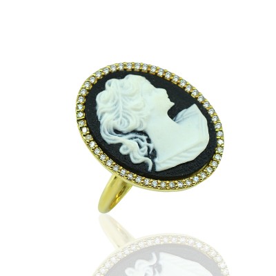 Gold Ring with Cameo Resin